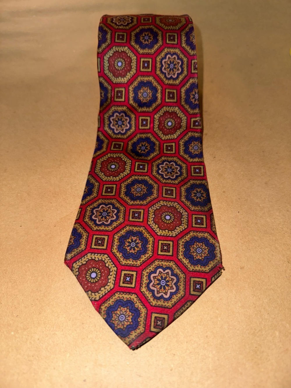 Aquascutum London Red Geometric Casual Tie Multicolor Silk Outdoor Necktie VTG